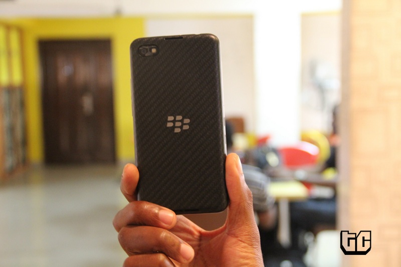 Blackberry z30 back and logo