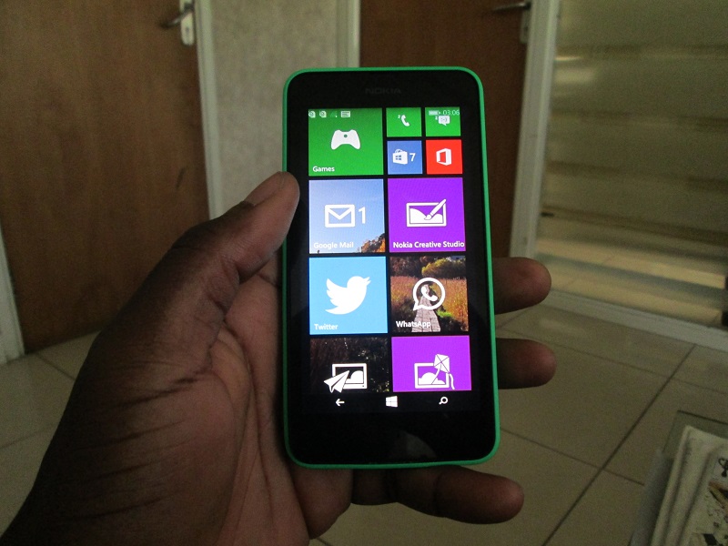Lumia-630-unboxing (13)