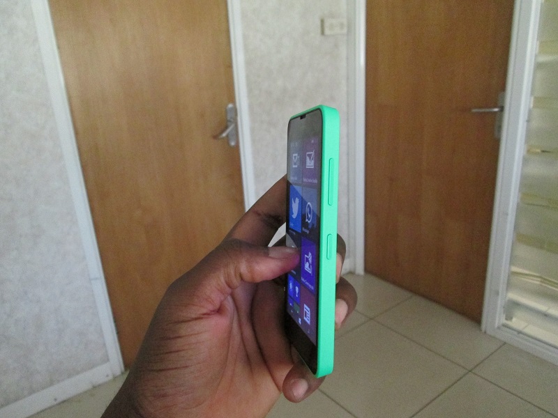 Lumia-630-unboxing (16)
