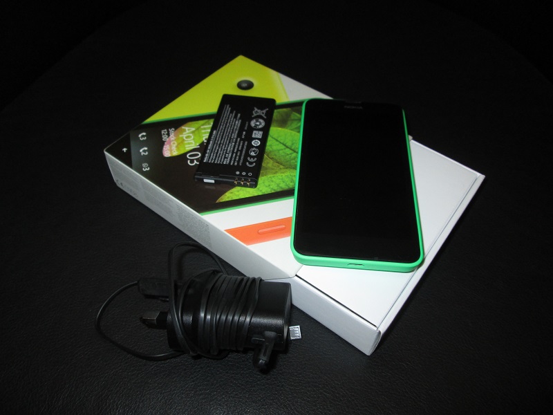 Lumia-630-unboxing (6)